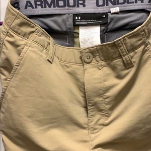 Loose fit khakis great lightweight fabric